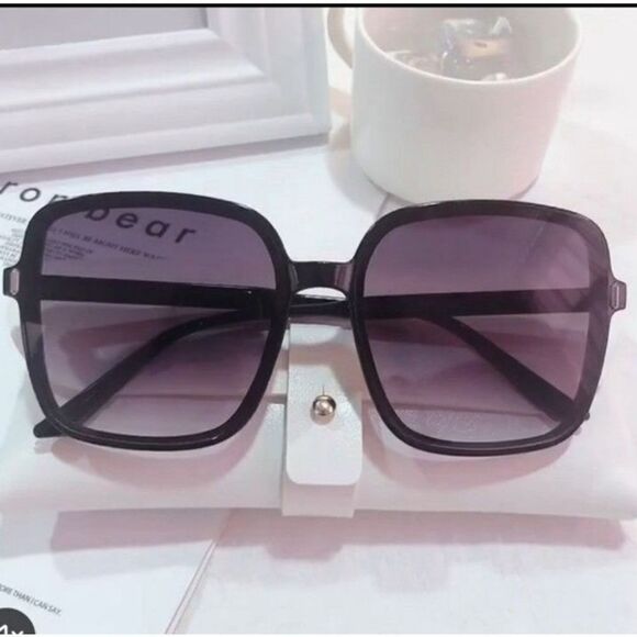Ladies OVERSIZED LUXURY STYLE SUNGLASSES